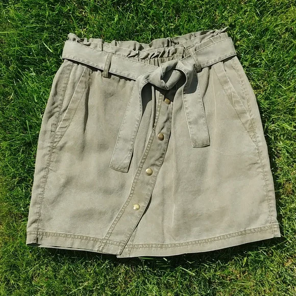 EXPRESS Front-Snap Skirt - Picture 1 of 13